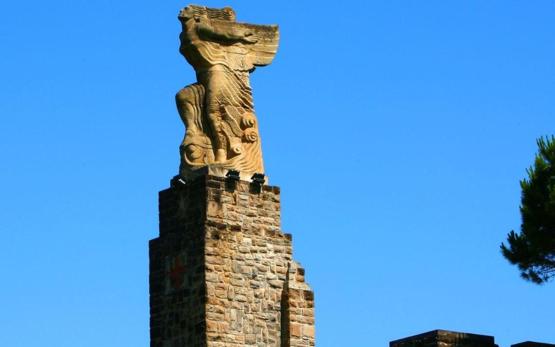 Monument � Elkano