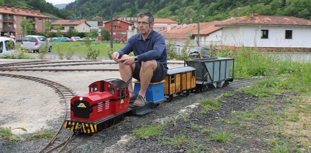 Iraetako tren txikia 