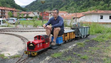 Iraetako tren txikiaren egutegia