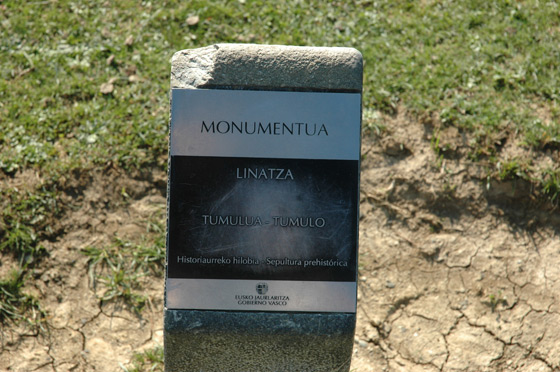 Placa del túmulo de Linatza