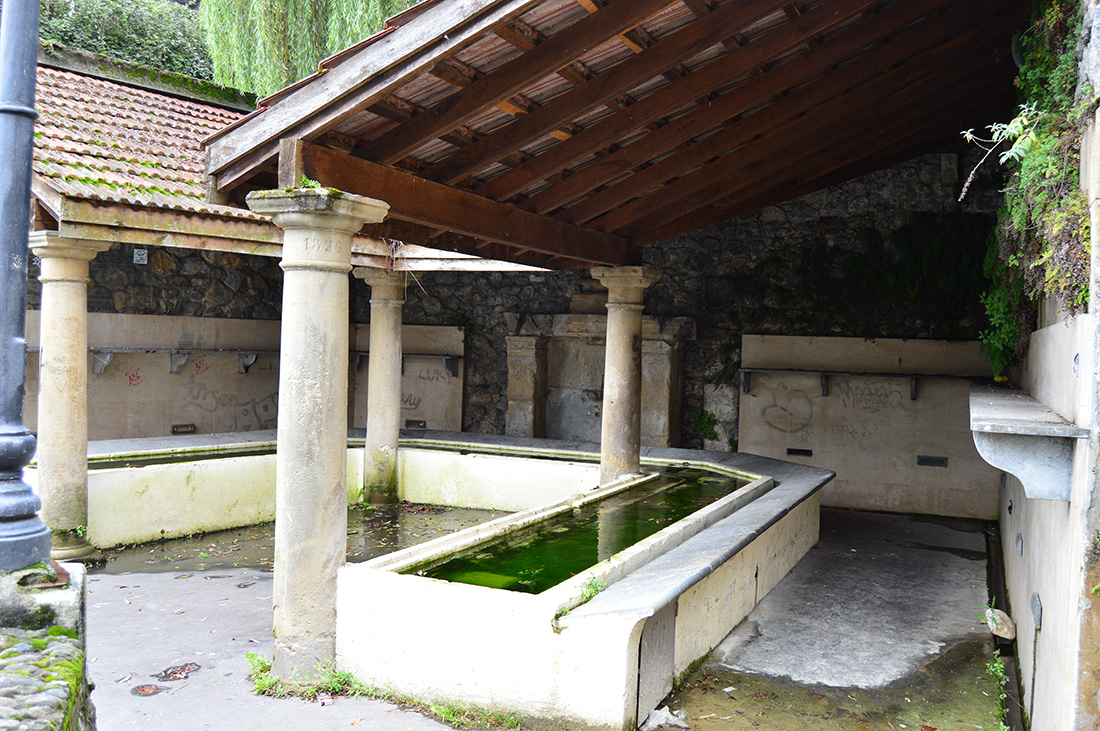 Fuente y lavadero de Leokari
