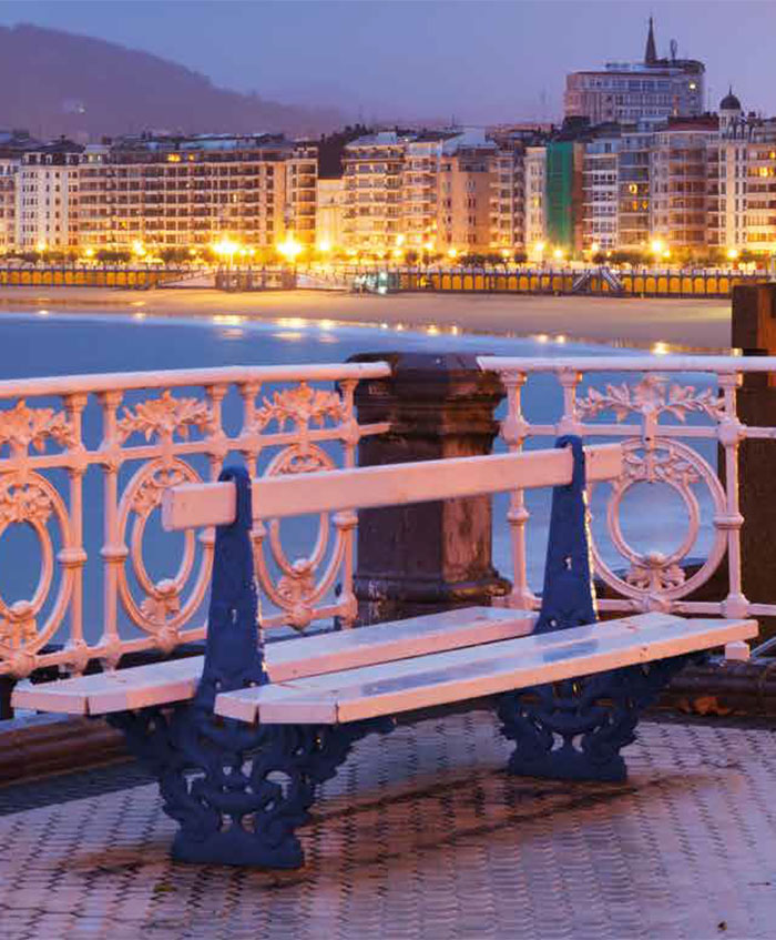 Banco de la playa de la concha de San Sebastian