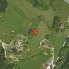 Ortofoto Servicio Catastro Diputaci�n Foral de Guip�zcoa con indicaci�n del lugar de la fosa.