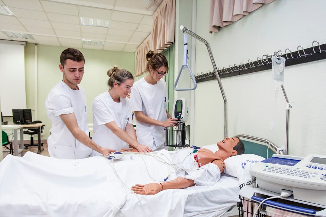 Estudiantes de enfermer&iacute;a