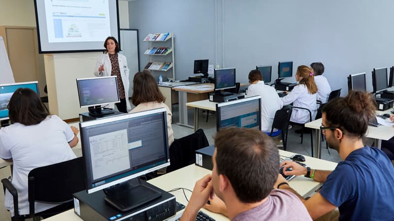 Estudiantes de programas de formaci&oacute;n especializada
