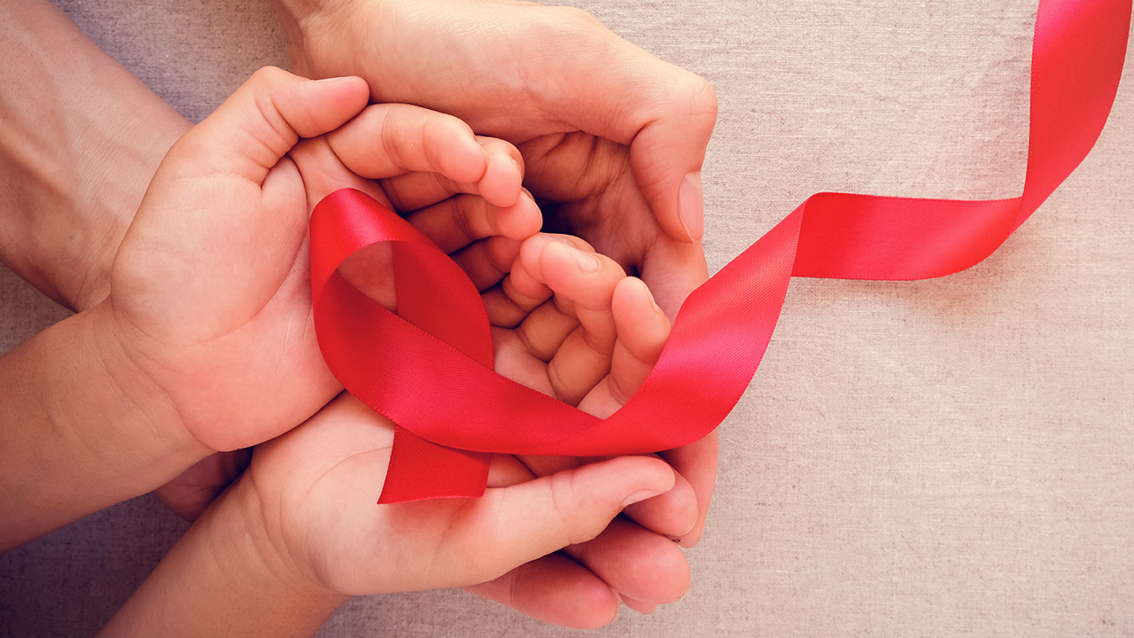 Seropositiboak diren pertsonak onartzen bideoa