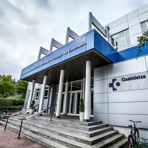 Gasteizko Erizaintzako Unibertsitate - Eskolaren eraikina