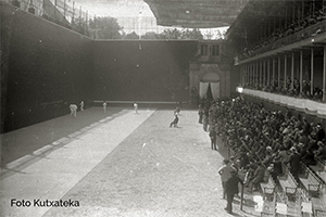 Front&oacute;n Jai Alai de San Sebasti&aacute;an
