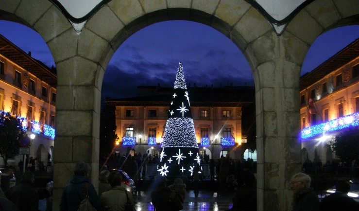 Disfrutar de la iluminaci&oacute;n de Navidad