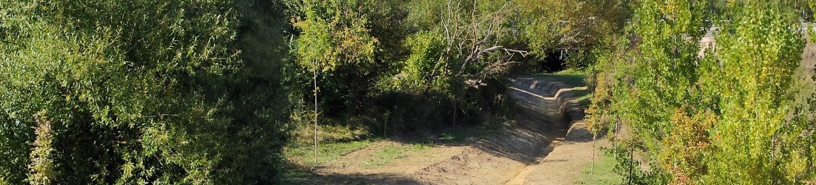 Urak ibilgu berri bat eraiki du  Santo Tomas ibaiak  Gasteizko Arkaiate auzoa zeharkatzen duen ibai-tarte batean