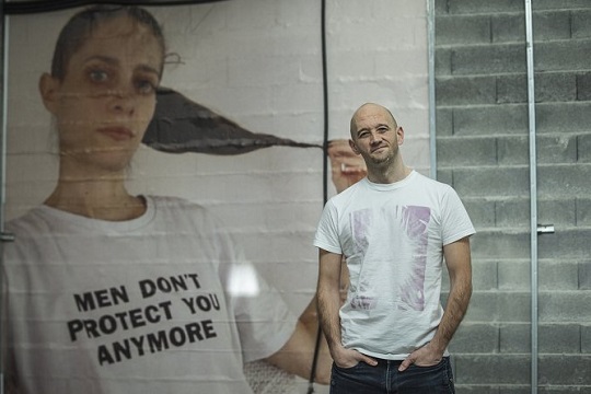 Jon Otamendi reúne obras de numerosos artistas en la exposición 'Un mundo sin cualidades'