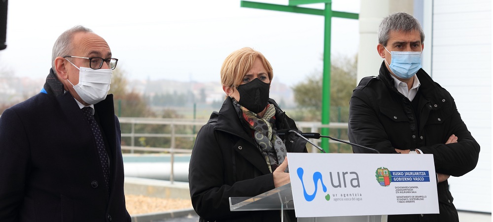 Aguraingo HUAra bisita: Ekonomiaren Garapen, Jasangarritasun eta Ingurumen sailburu  Arantxa Tapiak, Arabako Ahaldun Nagusi Ramiro Gonz&aacute;lezek eta Aguraingo alkate Ernesto Sainz Lancharesek.