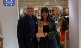 Representantes de Cyberzaintza con el Premio de la revista SIC que otorg&oacute; a Cyberzaintza.