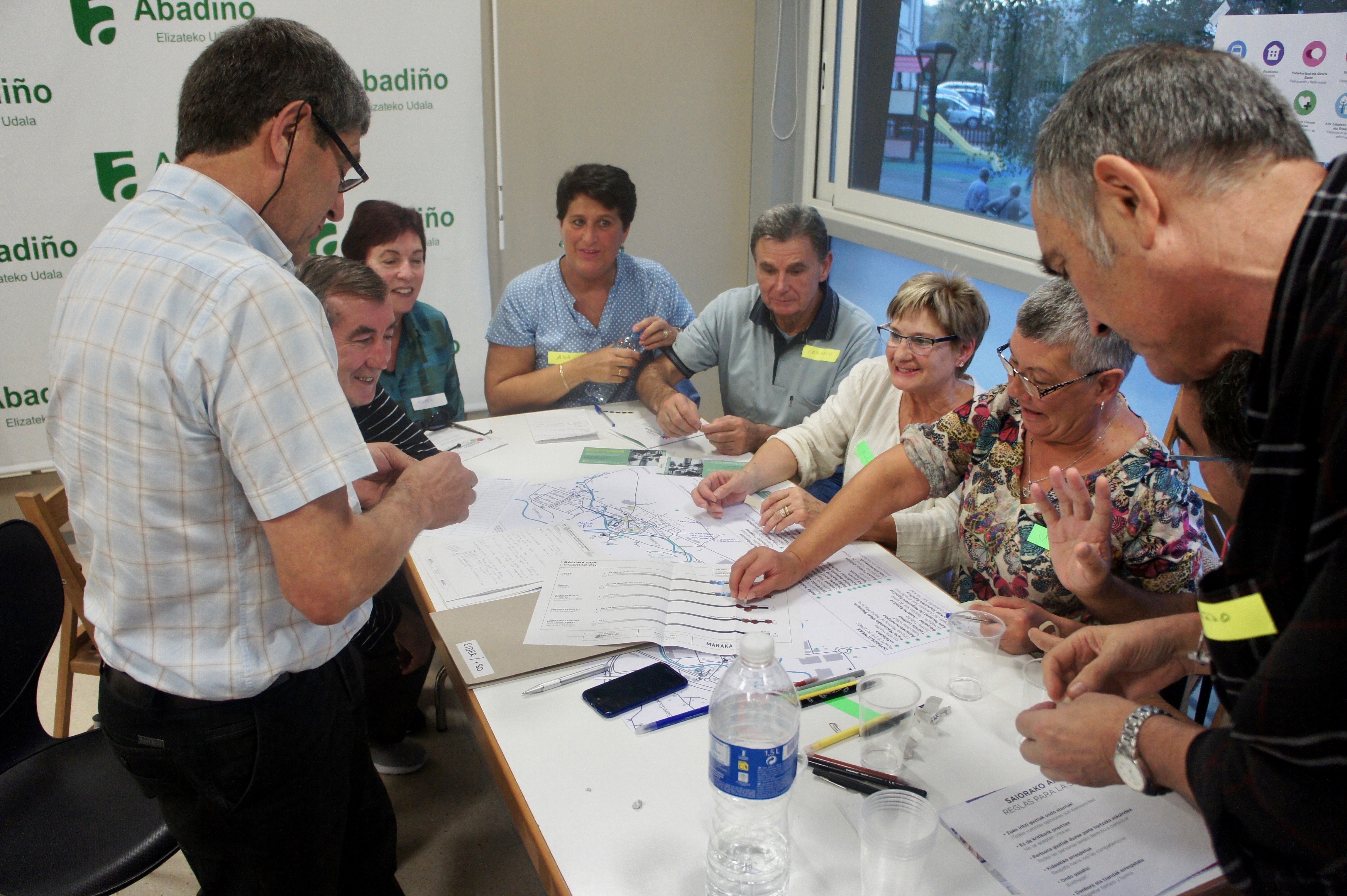 ABADI&Ntilde;O FORMAR&Aacute; A SU COMERCIO EN LA ATENCI&Oacute;N A LAS PERSONAS MAYORES
