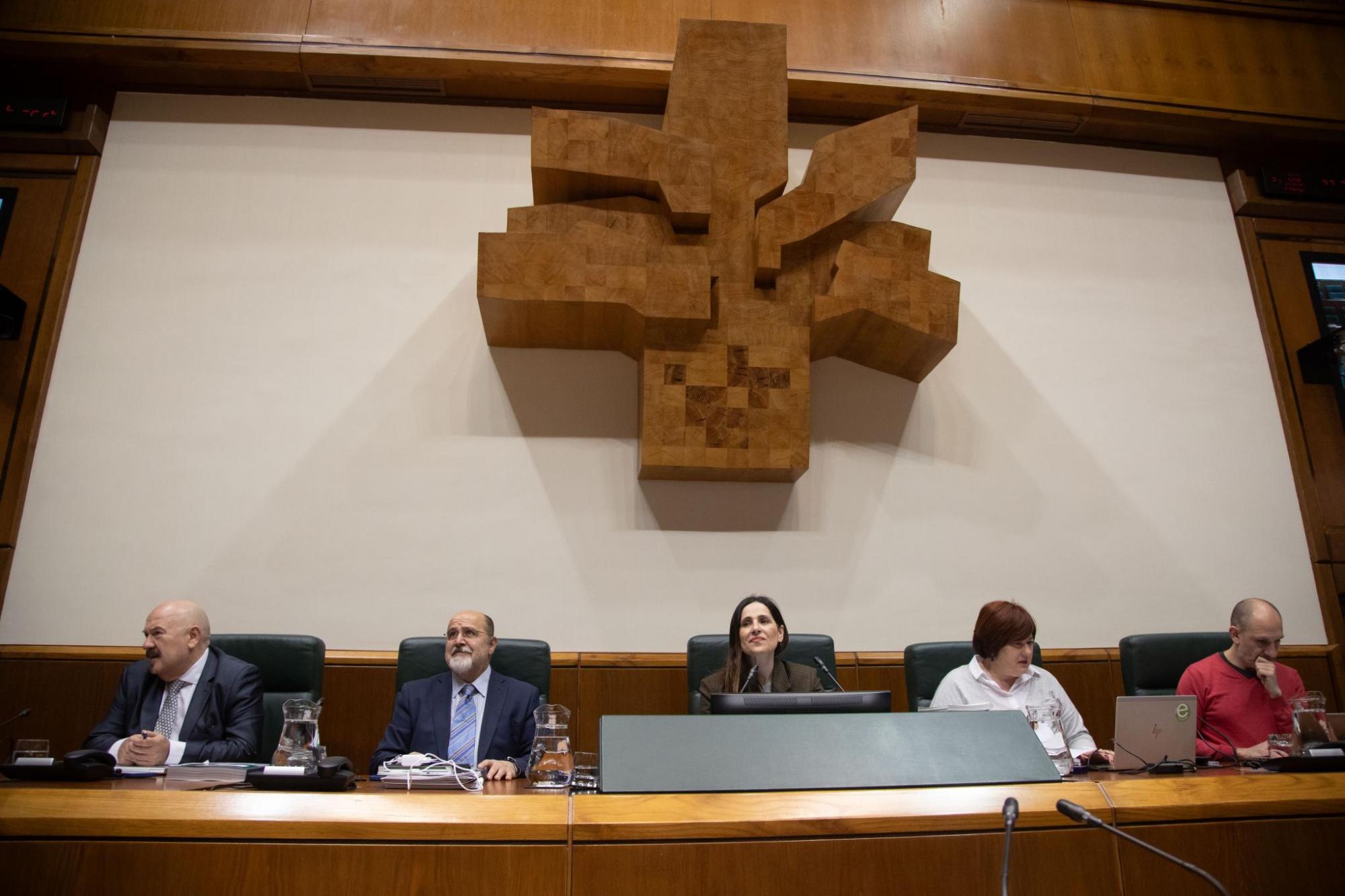 Mesa del Parlamento 