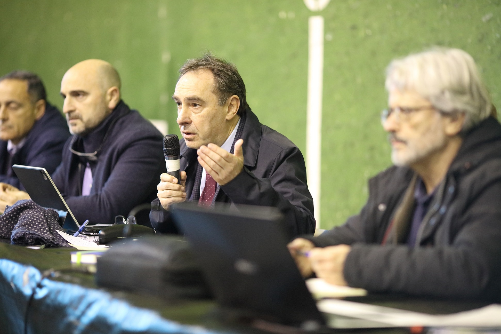 URAko zuzendari nagusi Antonio Aiz, Arangureneko proiektuaren aurkezpenean Zallan