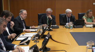 
      2023.06.19_AZPIAZU_1Comision_de_Economia__Hacienda_y_Presupuestos__17.jpg
    