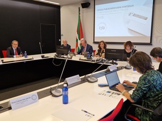 
      Garamendi Sailburua, gaur Enplegu Publikoaren Euskal Kontseiluaren bileran
    