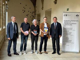 Imagen del artículo Arantxa Urretabizkaia, Patxi Zubizarreta y Joseba Larratxe los tres primeros premios Euskadi de Literatura de este año