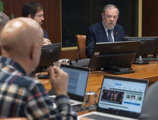 
      Azpiazu_comision.jpg
    