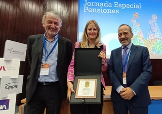 Imagen del artículo La Universidad de Barcelona premia al Gobierno Vasco por su contribución al desarrollo de la Previsión Social Complementaria