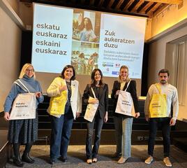 Imagen del artículo La campaña Eskatu Eskaini Euskaraz estará en marcha en 131 localidades de la CAV con el objetivo de fomentar el euskera en el comercio y la hostelería
