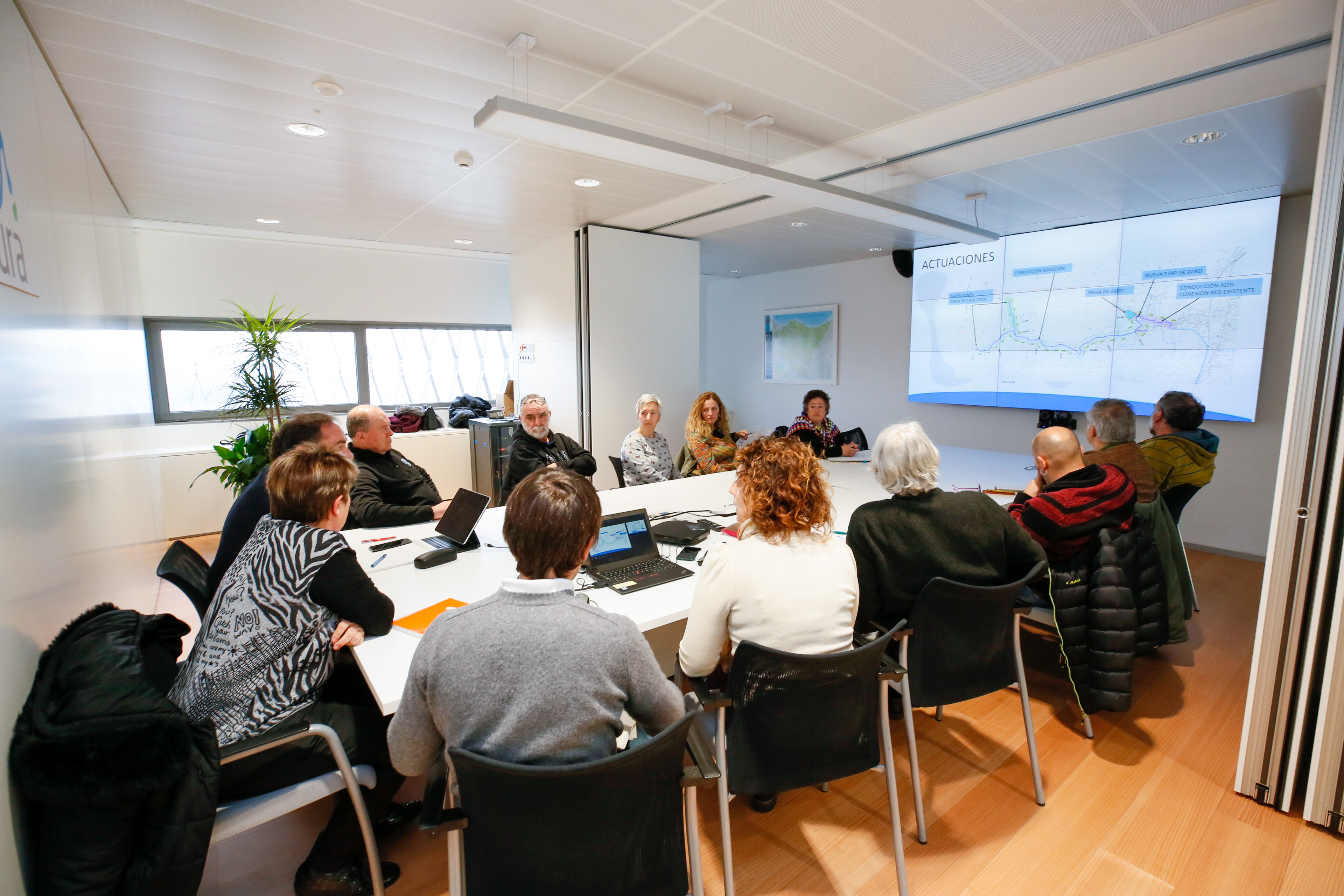 Reuni&oacute;n con las entidades locales de Zuia