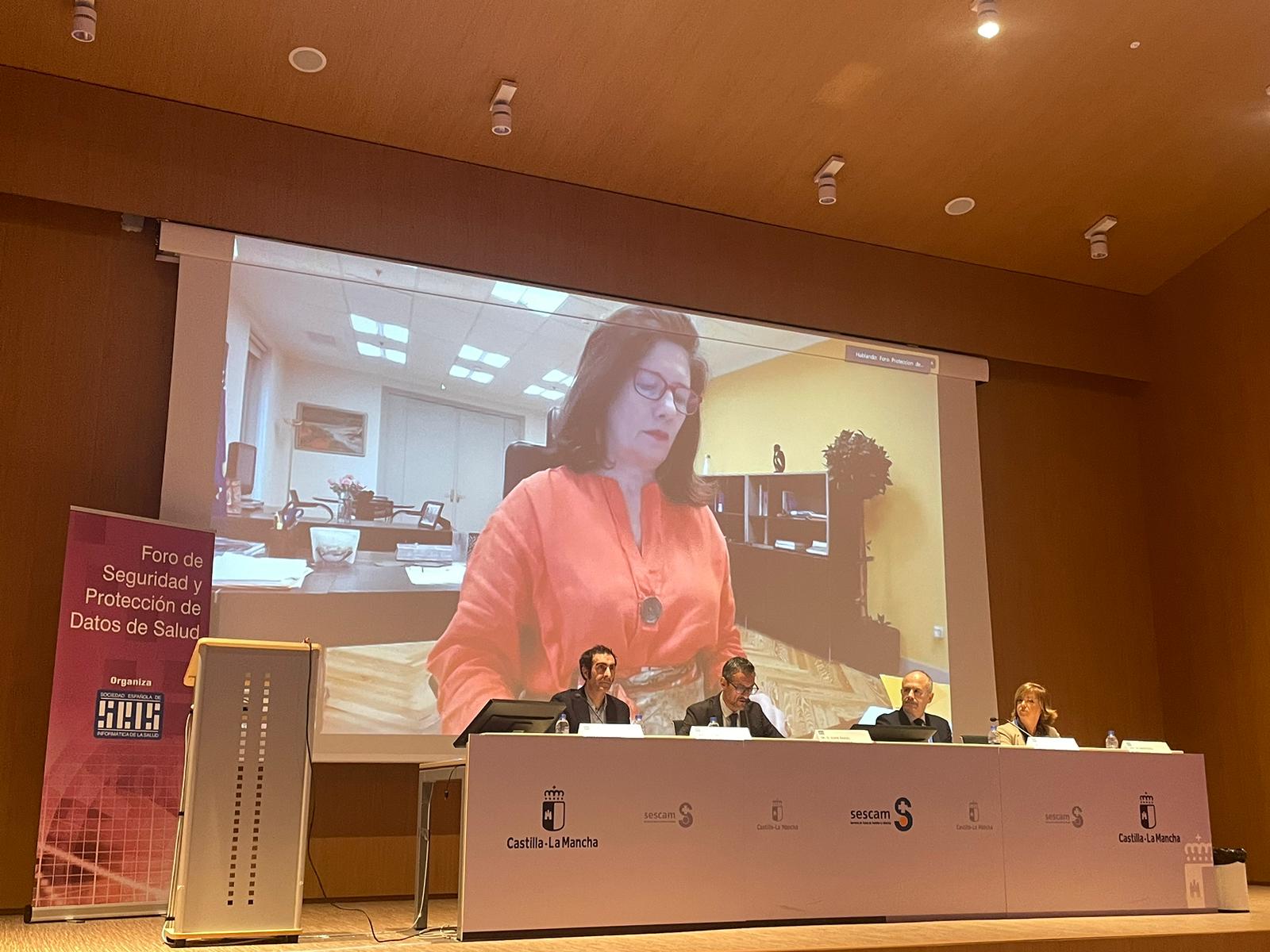 Unai Aberasturi partcipando en la mesa de autoridades