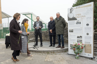Imagen del artículo Nerea Melgosa participa en la inauguración de un tótem en homenaje a AnjelLlekuona, víctima de deportación