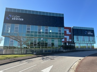 
      Cyberzaintza.JPG
    