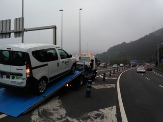 Imagen del artículo El servicio de grúas de rescate del Gobierno Vasco ha intervenido en 573 incidentes de tráfico durante 2023 en las carreteras vascas