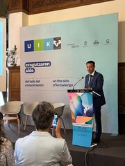 
      El Vicelehendakari Mikel Torres presenta los resultados del informe de la Memoria Econ&oacute;mica del CES
    