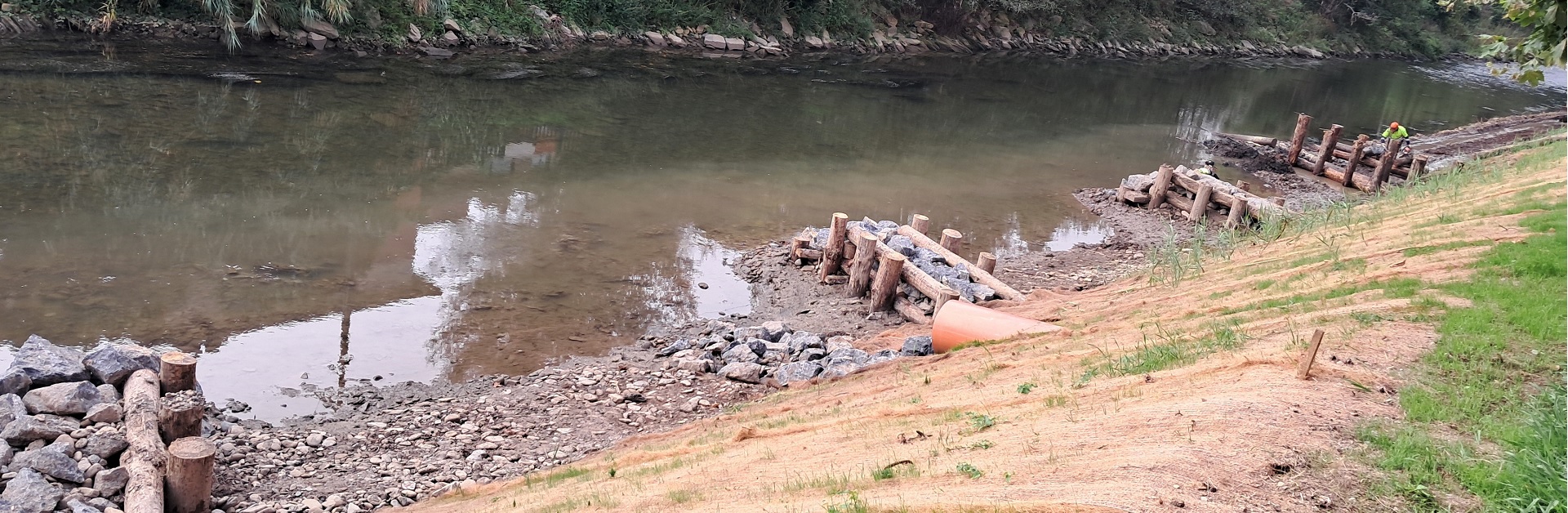 Cadagua ibaia G&uuml;e&ntilde;esen, jarduera egin den lekuan