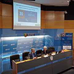 
      Emakundek eta Euskalitek kudeaketa aurreratuan berdintasuna txertatzeko erakunde ezberdinen jardunbide egokiak aurkeztu dituzte 
    