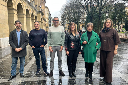 Ander Izagirre kazetariak jaso du Gipuzkoako Foru Aldundiko Kultura Departamentuaren Ra&uacute;l Guerra Garrido 2025 beka