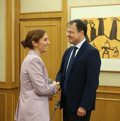 
      Consejero de Salud junto con la Ministra de Sanidad
    