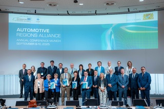
      Automotive_Regions_Alliance-06054.jpg
    