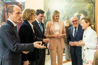 
      Noel_Maria_diputadas.jpg
    