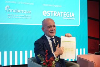 El consejero en el acto de presentaci�n de la Gu�a de Innovaci�n 2025