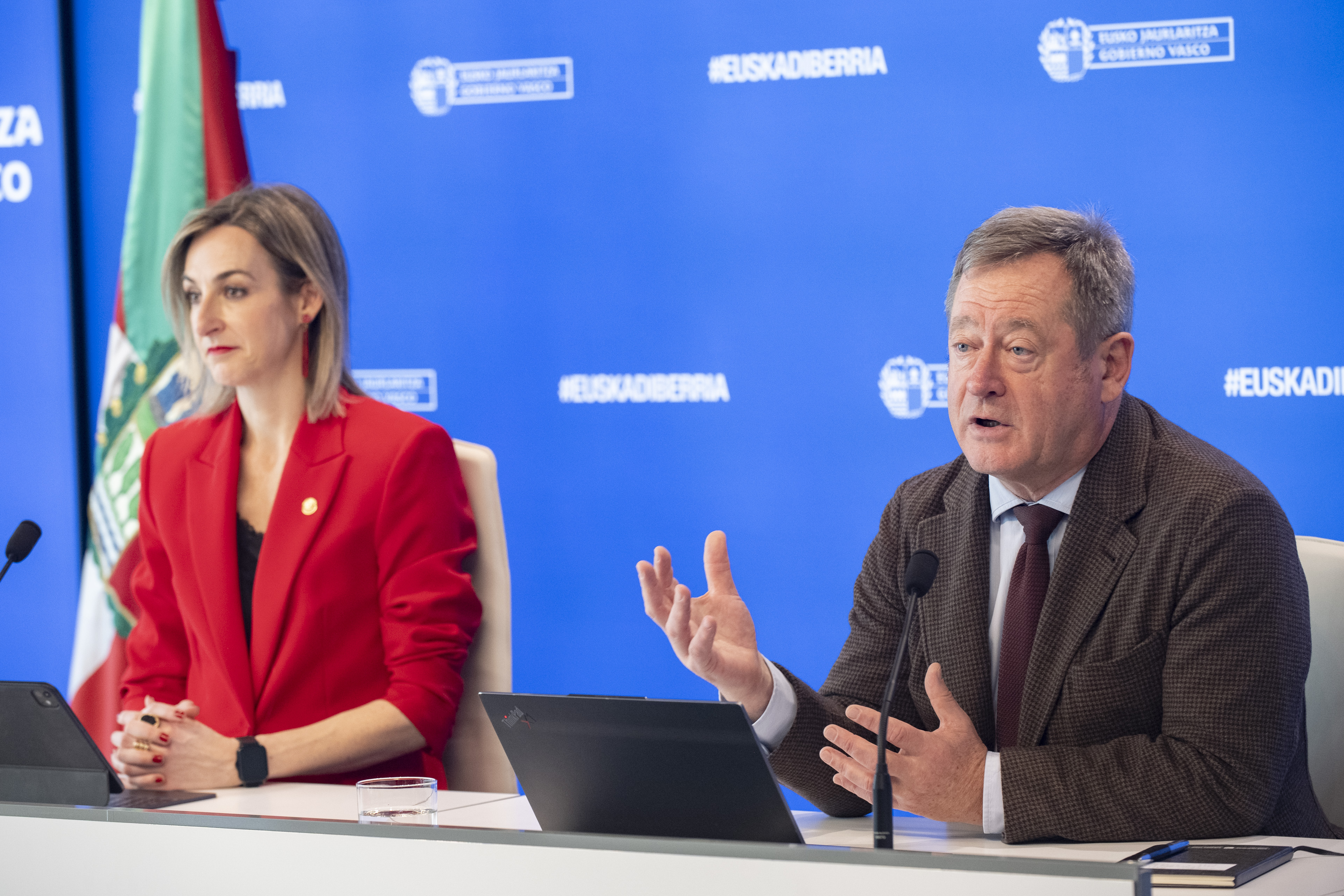 Imagen de la rueda de prensa en la que se detalla la inclusi�n de la ciberseguridad dentro de protecci�n civil