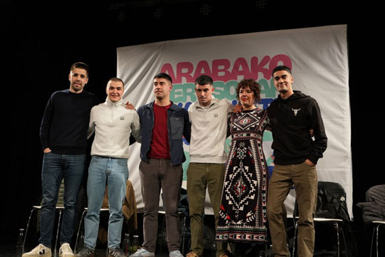 Peru Abarretegik irabazi du Aramaioko finalaurrekoa eta erabakita geratu da Arabako Bertsolari Txapelketaren finala