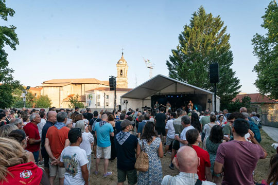 2026ko Andre Maria Zuriaren jaietan Falerinako kontzertuetan jo nahi duten herriko musika taldeei zuzendutako deialdia