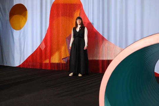 Tabakalera inaugura la exposici&oacute;n "Inurri bideak" de la artista Andrea Canepa