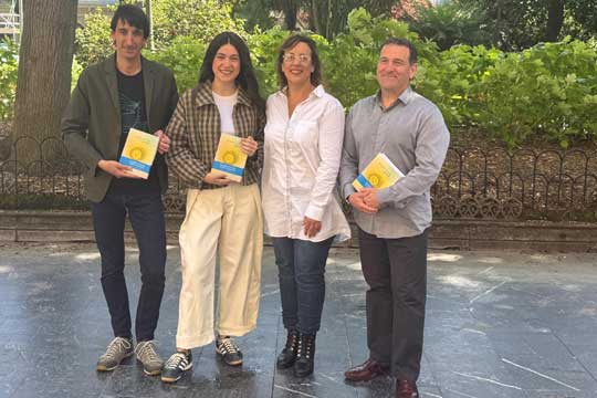 Gipuzkoako Foru Aldundiaren Kultura Departamentuak, Aztarna argitaletxearekin batera, Lourdes Iriondoren literatura lana berreskuratzen duten bi liburu aurkeztu ditu