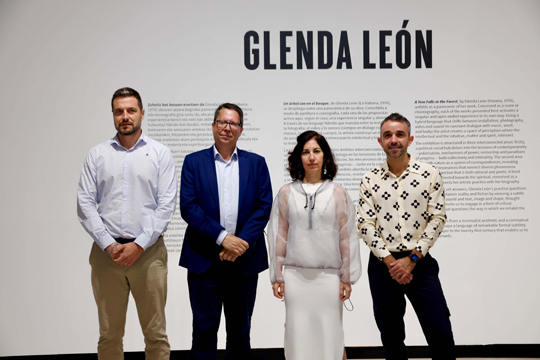 Azkuna Zentroa-Alhóndiga Bilbao inaugura "Un árbol cae en el bosque", la primera exposición individual de la artista Glenda León en la villa Azkuna Zentroa-Alhóndiga Bilbao inaugura "Un árbol cae en el bosque", la primera exposición individual de la artista Glenda León en la villa