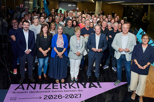 Euskadi abre la nueva temporada de artes escénicas con más de 2.000 funciones y pone en valor el papel de SAREA como sistema de colaboración Euskadi abre la nueva temporada de artes escénicas con más de 2.000 funciones y pone en valor el papel de SAREA como sistema de colaboración