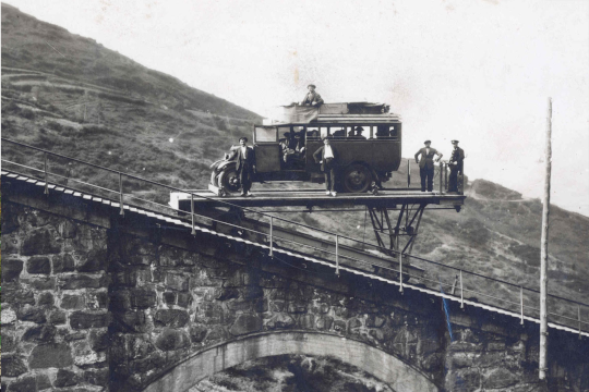 Certamen de Dibujo y Pintura al Aire Libre “El Funicular de Larreineta y su paisaje” Certamen de Dibujo y Pintura al Aire Libre “El Funicular de Larreineta y su paisaje”