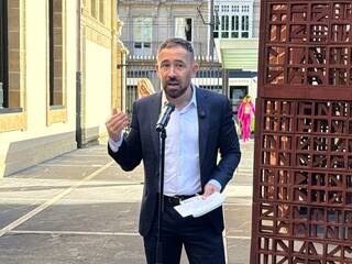 El_consejero__en_su_canutazo_hoy_en_el_Parlamento.jpeg
