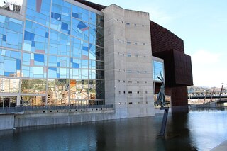 Bilbao_-_Palacio_Euskalduna_Jauregia__29209789816_.jpg