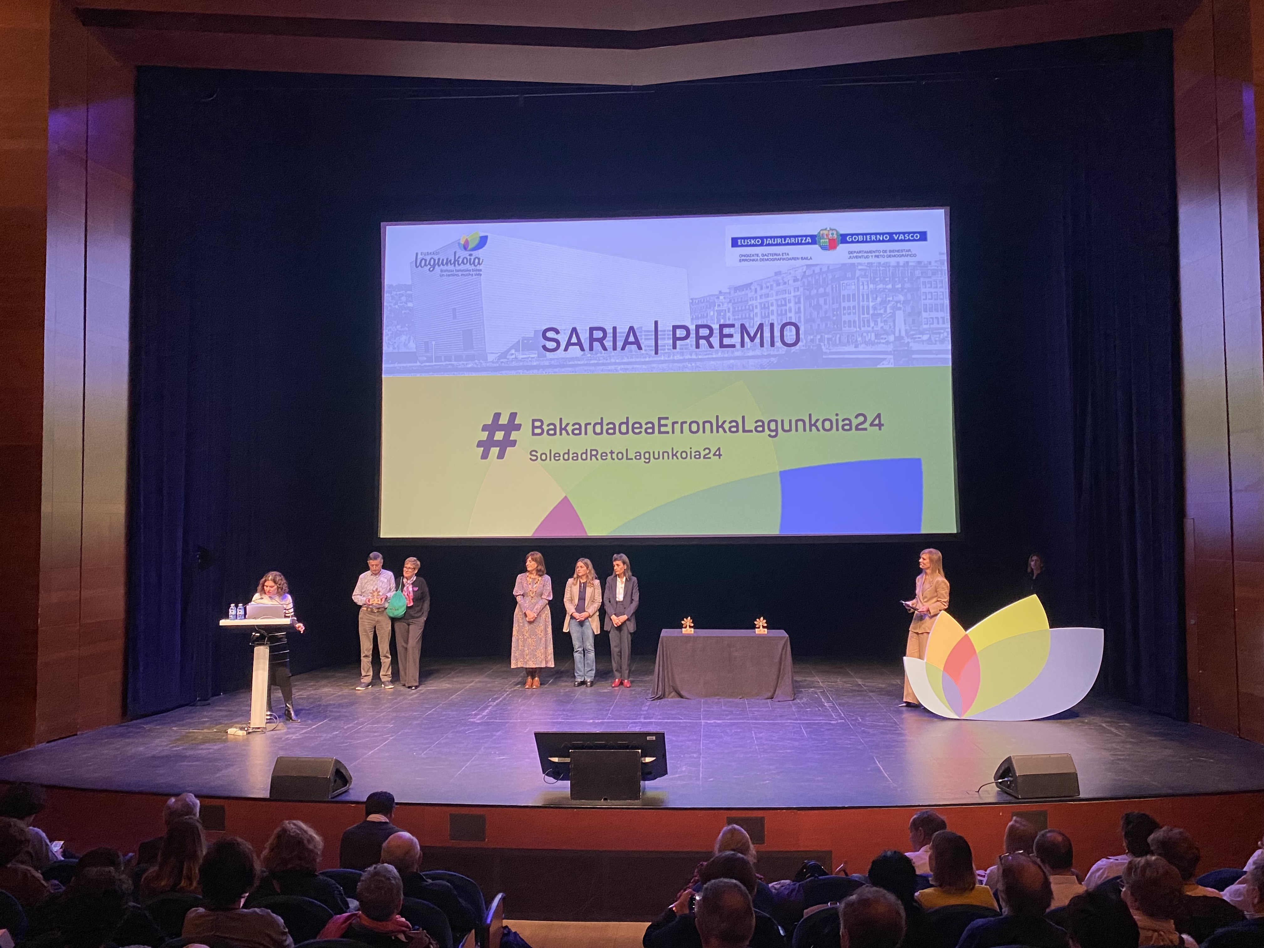 El Gobierno Vasco convoca el Premio de Buenas Prácticas en Amigabilidad para mejorar la vida de las personas mayores